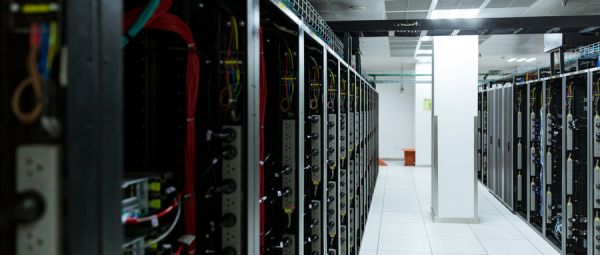 数据中心和云需求激增 指向IT基础设施万亿级市场_IDC国际资讯-